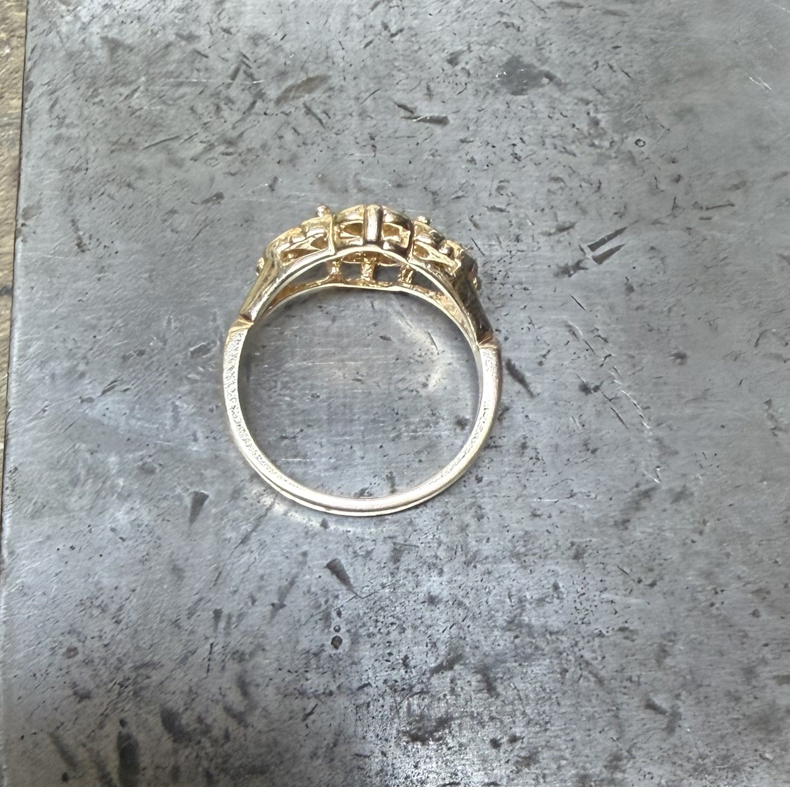14k Yellow Gold Handmade Flower Hearts Ring Size 6.25 US 3.4 Grams.