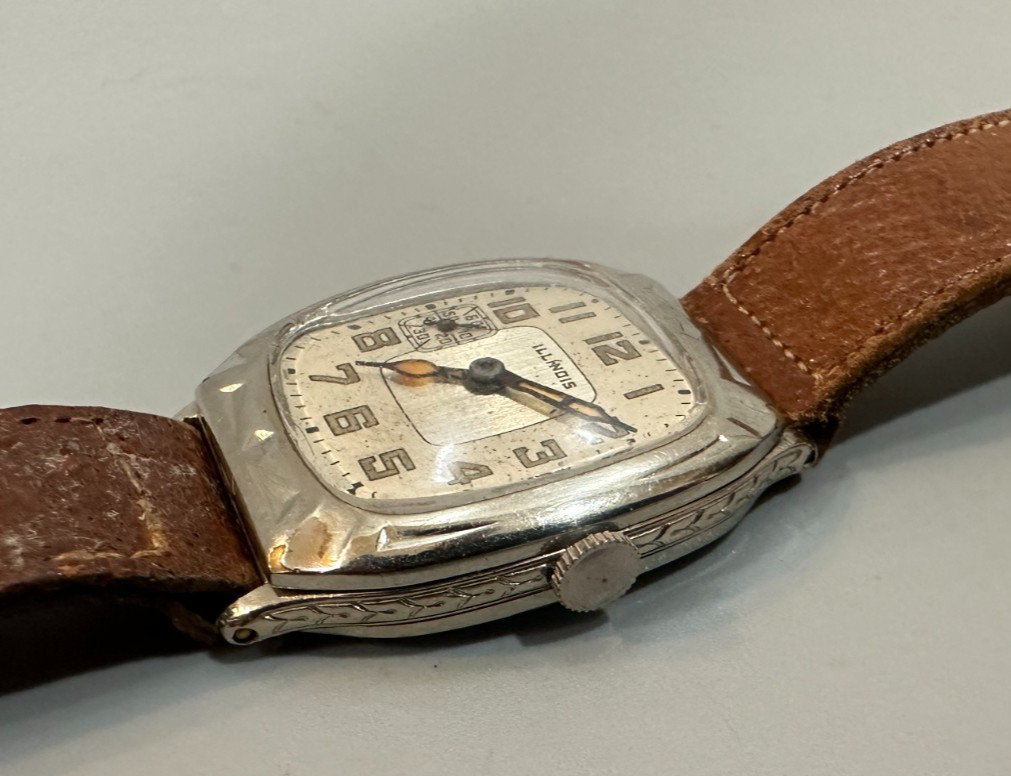 Vintage Illinois Men’s 14k gold filled 17 jewels Wristwatch 1920s, 28mm by 38mm