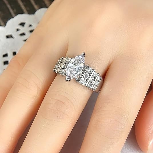 Women Luxury Cubic Zirconia Wedding Ring Size 8 Brass