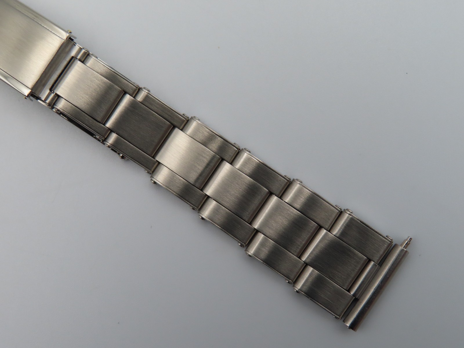 1946 Rolex Oyster Perpetual Manual Wind Chronometer 2940 Bubble Back Wristwatch