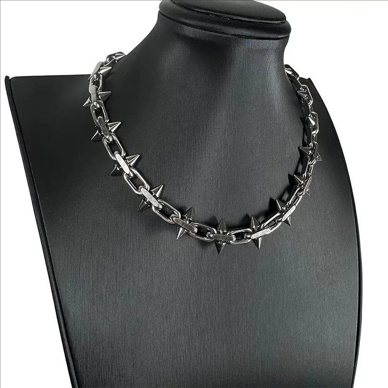 Gothic Punk Spike Cuban Chain Necklace Retro Spike Chain Neck Choker Metal Titan