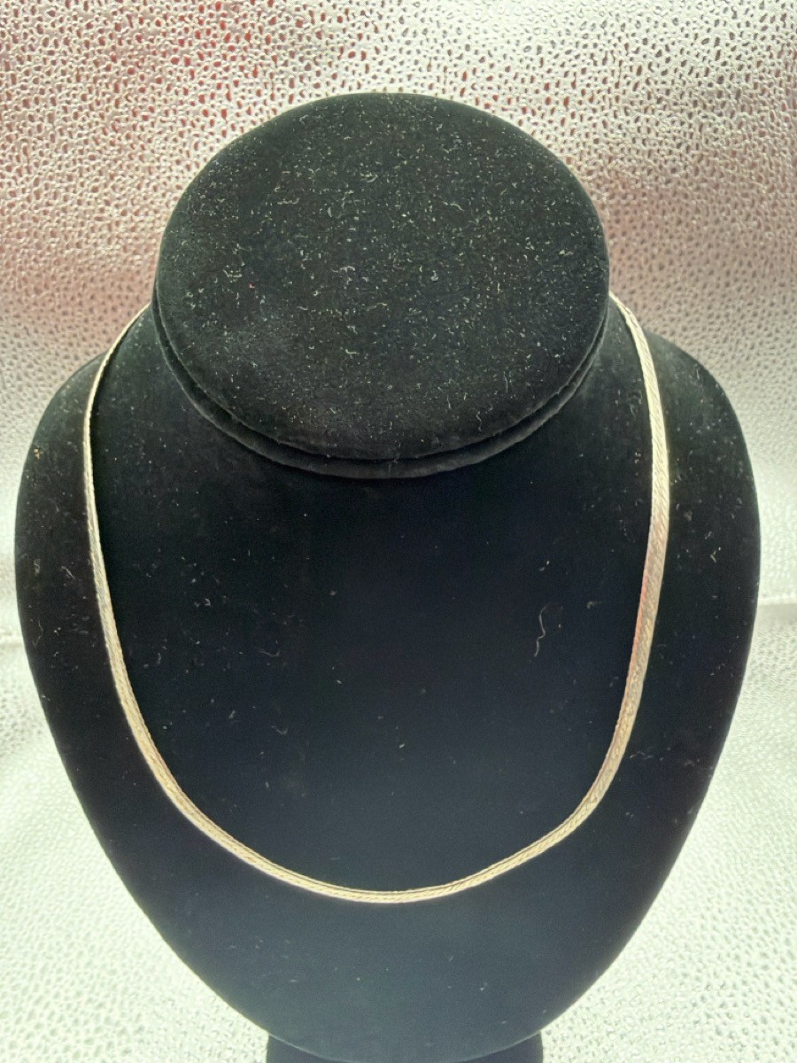 18″ Sterling Silver Herringbone Chain 8.4g marked FGS Vior 925 Italy (TDW044110)