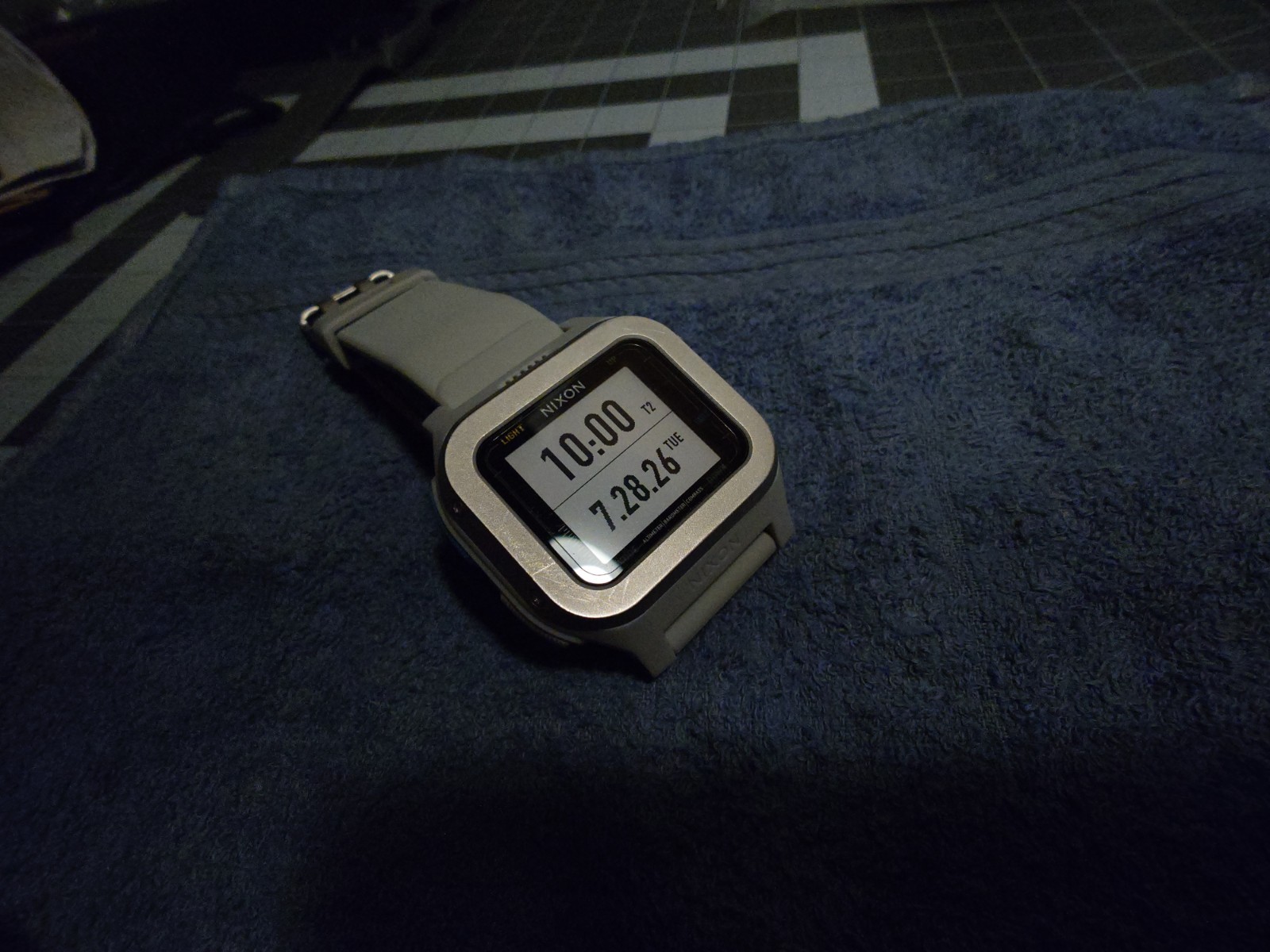 Nixon Regulus Expedition off white with Altimeter, Barometer, Compass and Temp