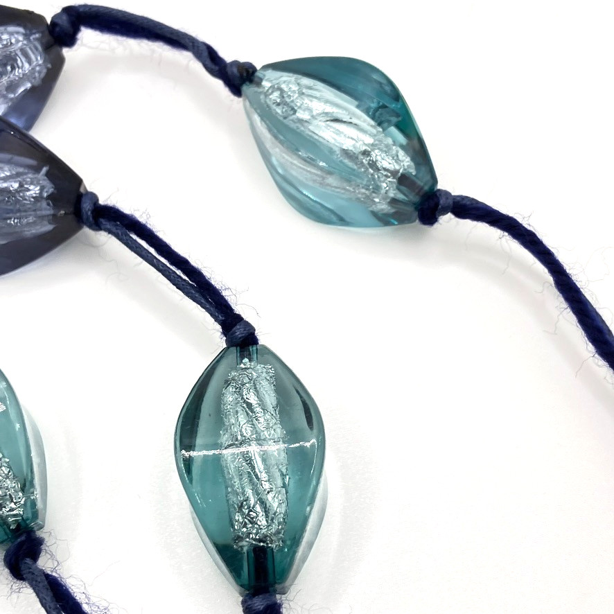 Chunky beaded necklace blue tone 92cm plastic glass effect costume jewellery