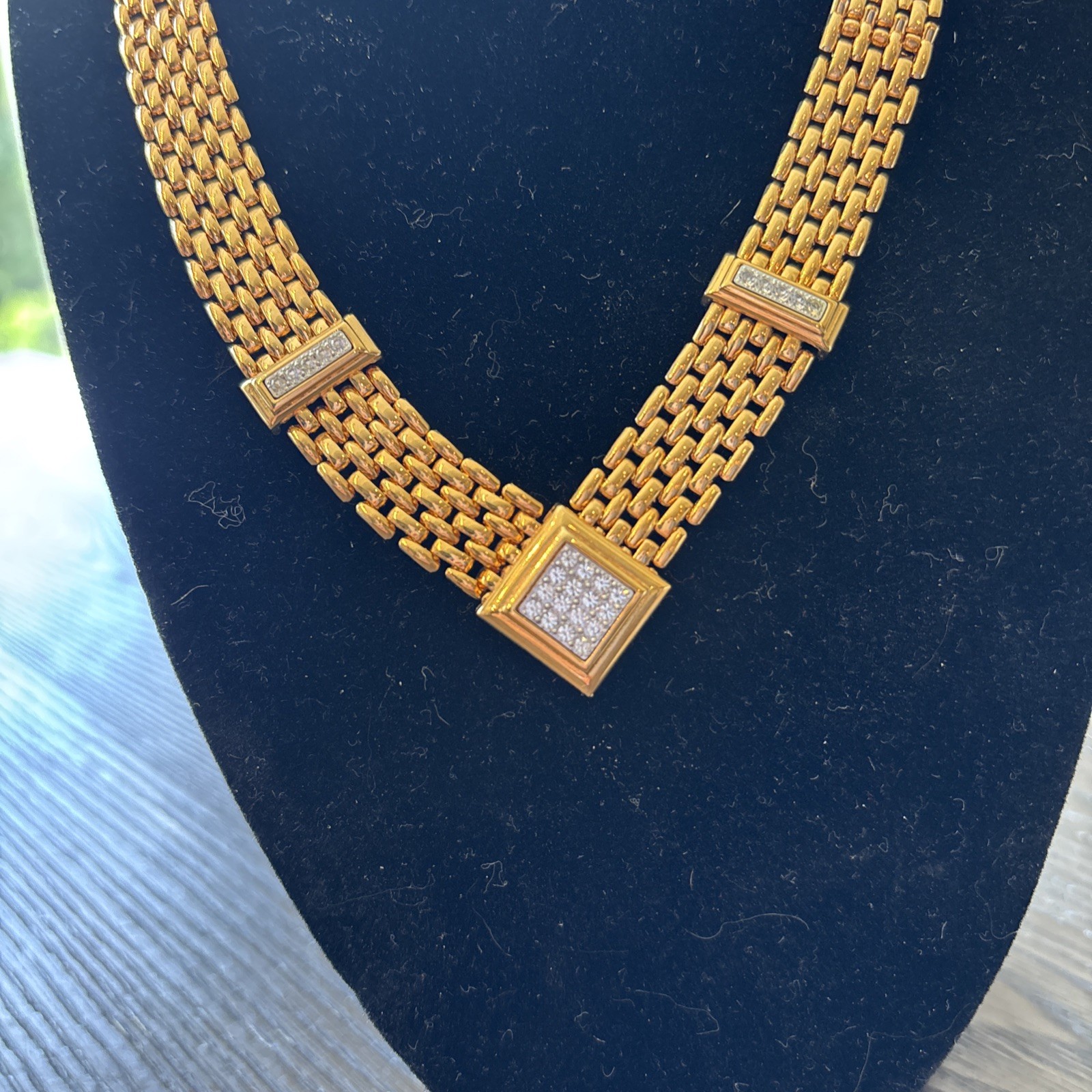 AVON Vintage 84’ V Shape Pave Rhinestone Push Lock Gold Tone Necklace New In Box