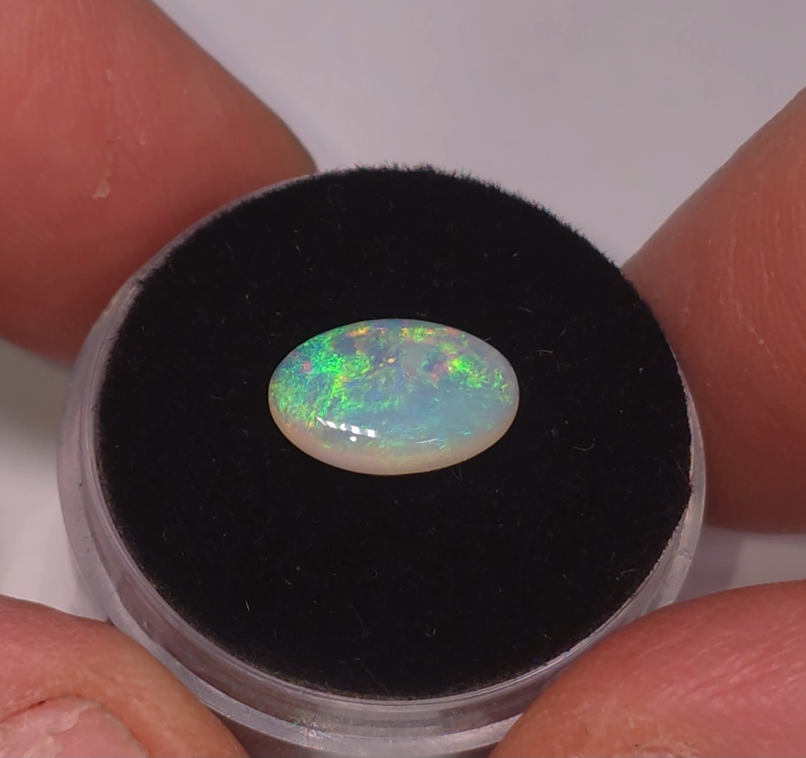 Coober Pedy solid opal. 1.75ct. 11 x 7.5mm Oval. Australian opal.