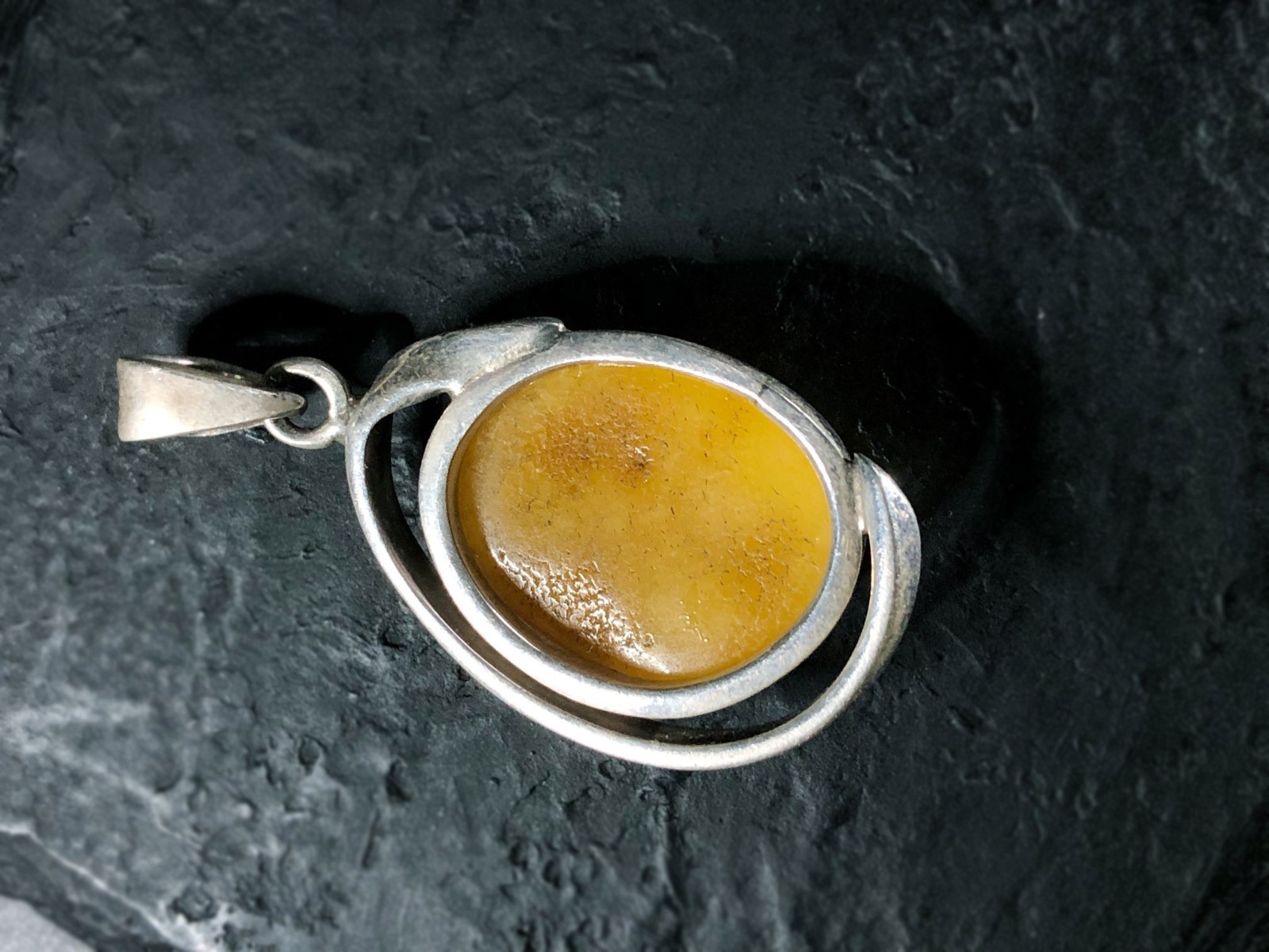 Vintage Natural EGG YOLK BUTTERSCOTCH BALTIC AMBER Sterling Silver Pendant