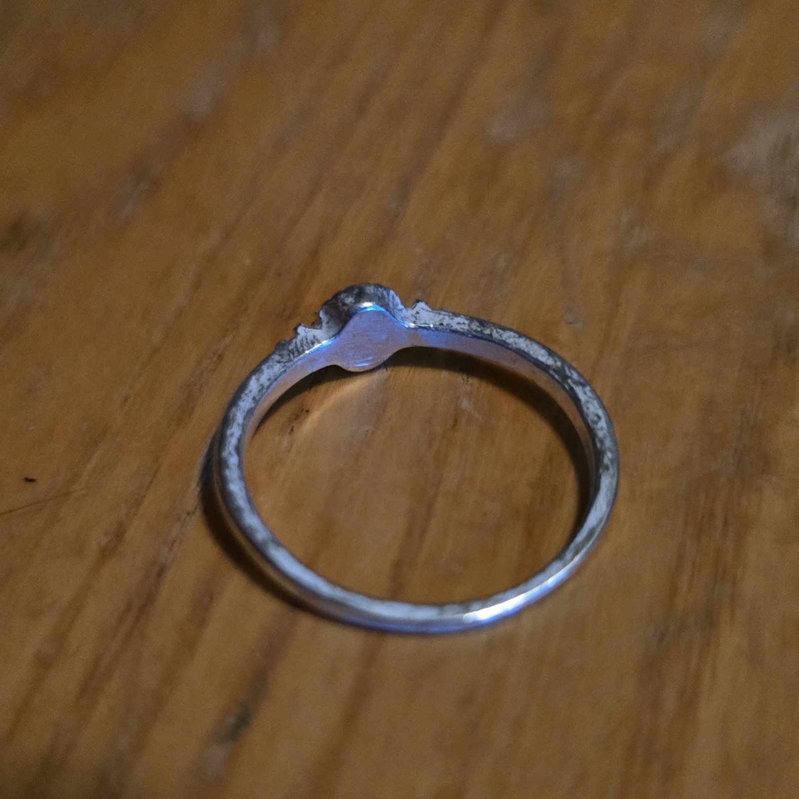 Silver Tone Metal Band Ring Size 8.5 Round White Stone Clear Accent Stones