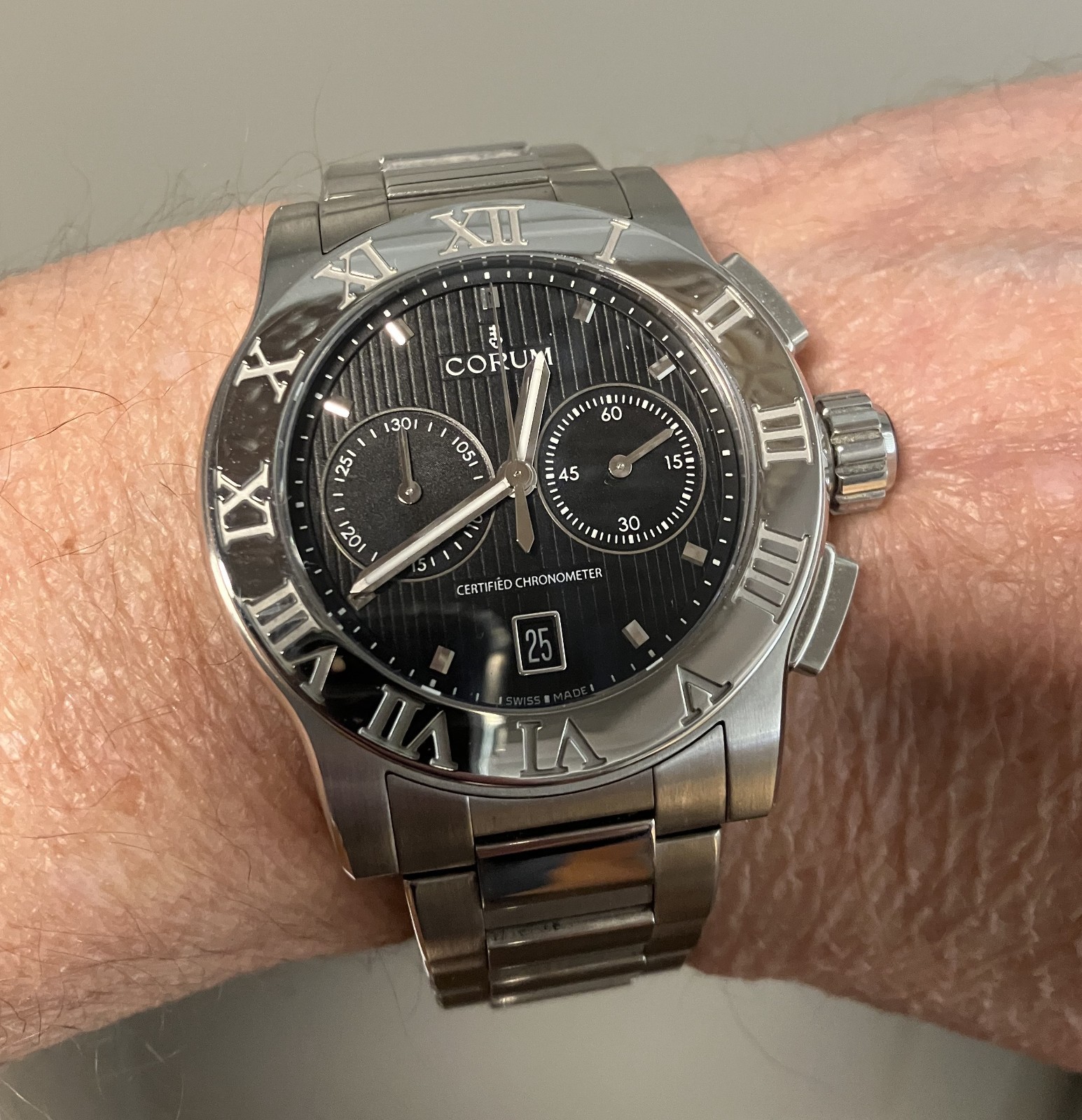 Corum Romulus (Romvlvs) Chronograph 984.715.20/0F01 BN77 COSC