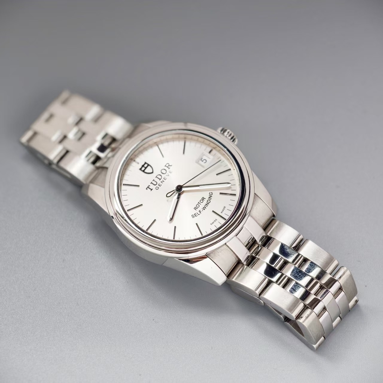 Tudor Sliver Scale Dial Glamour M55000-0005 Men’s Watch Automatic 36mm Date