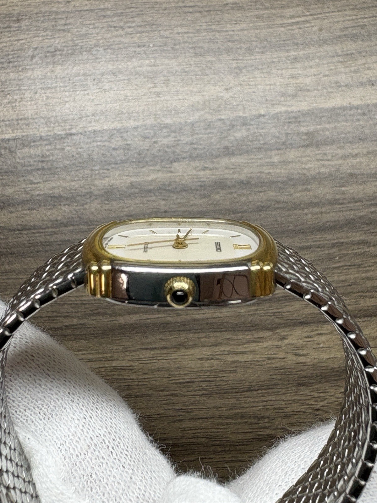 SEIKO Exceline 1221-5890 Vintage 1980 Quartz Ladies Watch New Battery Japan