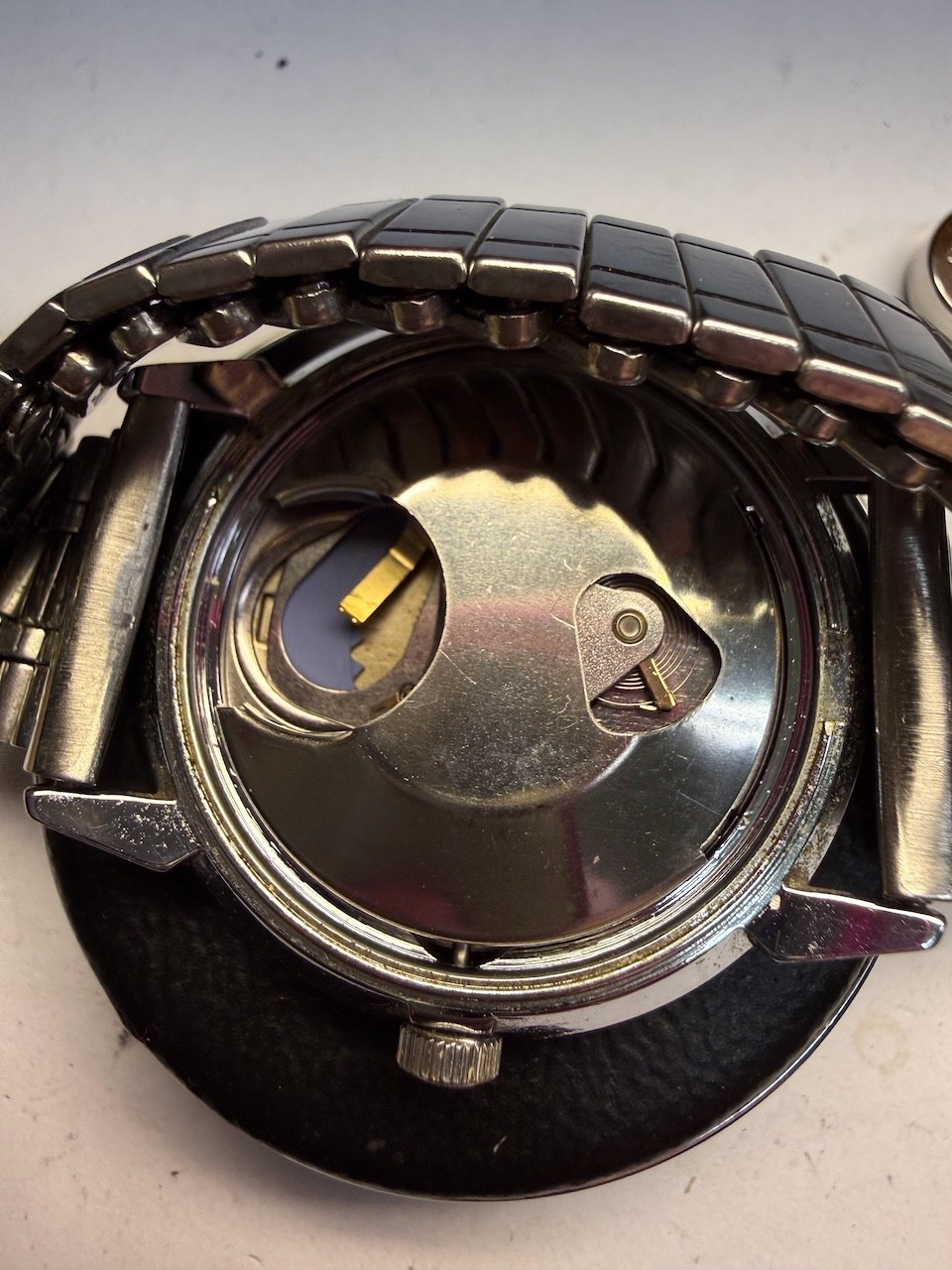 VINTAGE 1970’S TIMEX ELECTRIC DYNABEAT, SILVER/BLUE DIAL, VINTAGE BAND, RUNNING