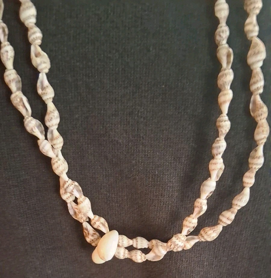 Vintage Natural Cowrie Shell Necklace – Boho Beach Hawaiian Surf Jewelry