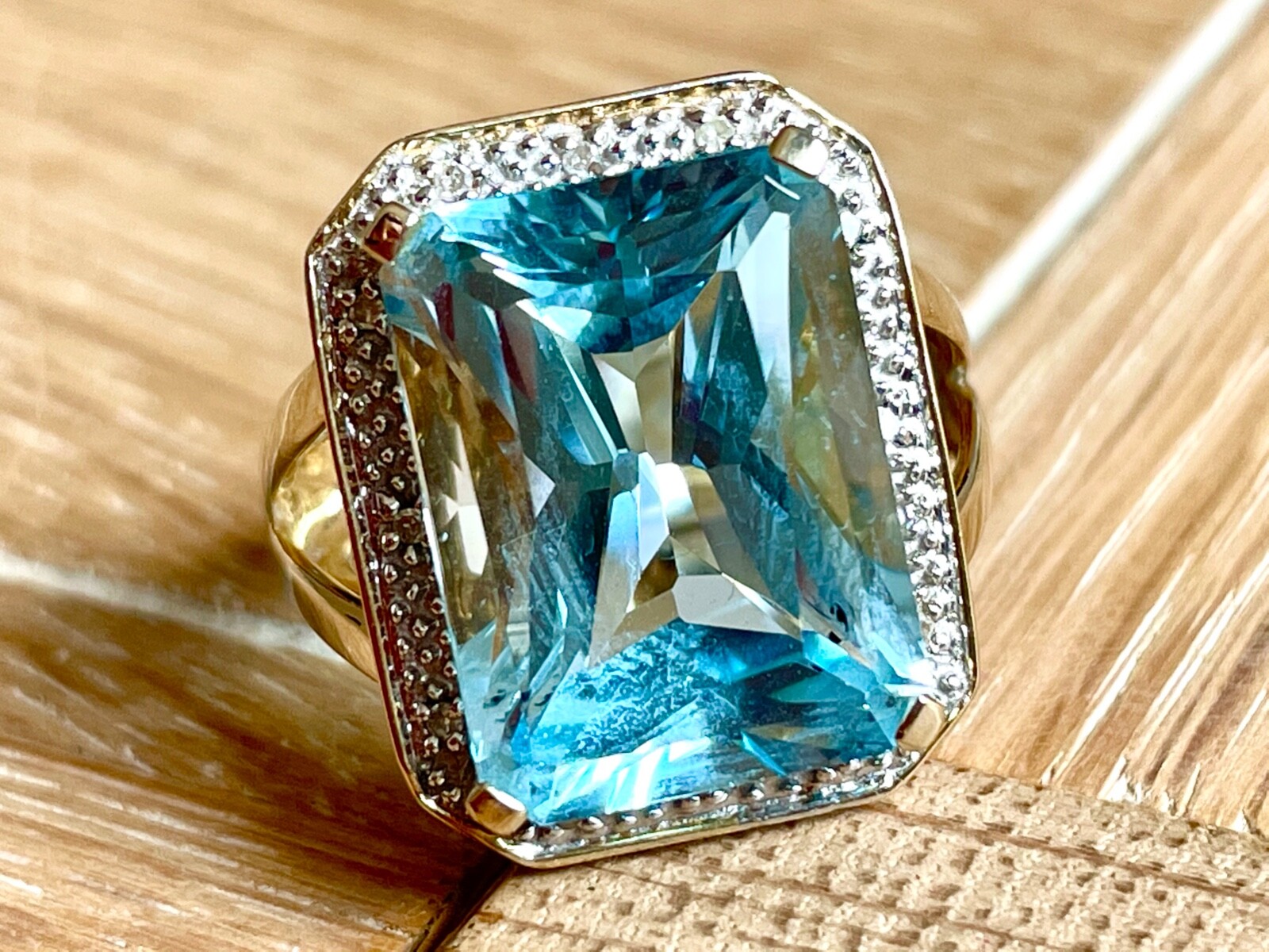 RING with natural DIAMONDS & BLUE TOPAZ 585 / 14K GOLD