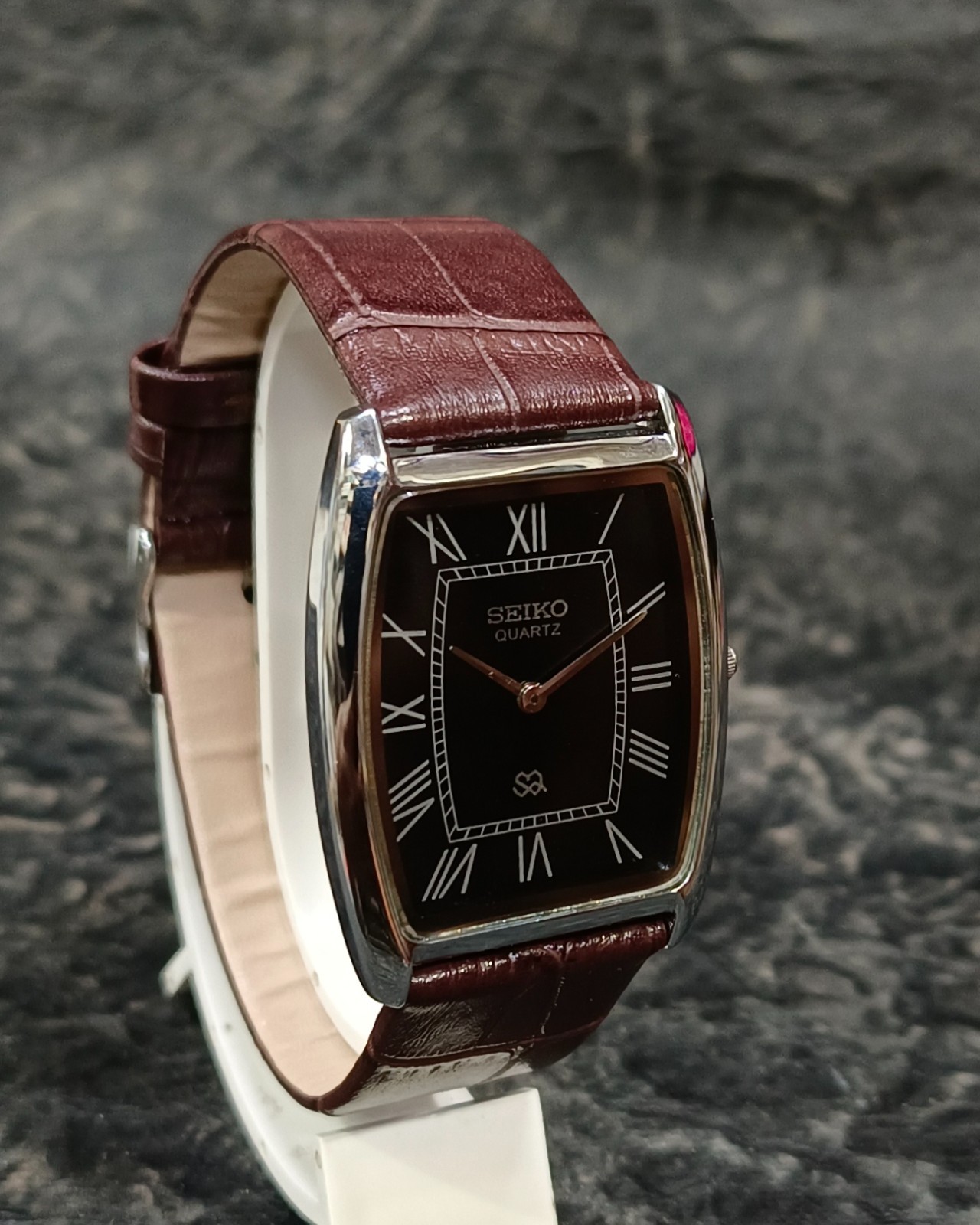 Seiko Two Hands Quartz Slim Wristwatch Elegant Minimal Dress Watch for Men
