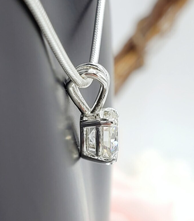 5.00 Ct Certified White Diamond Solitaire Pendant Silver Great luster.