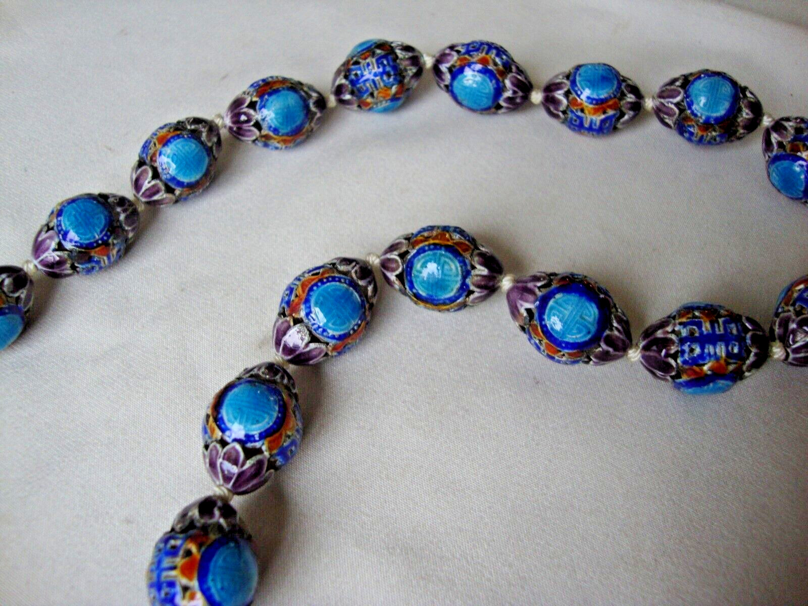 VINTAGE CHINESE EXPORT CLOISONNE MULTICOLOR DOUBLE SHOU SILVER EGG BEAD NECKLACE