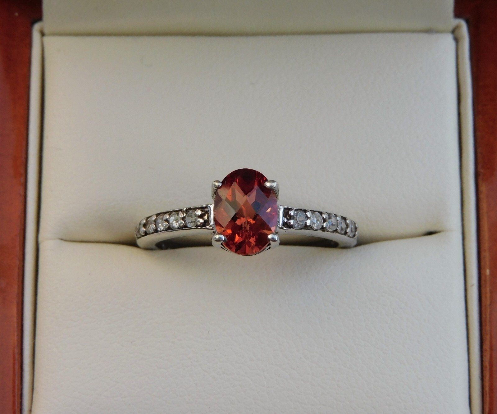 GEMPORIA TGGC CR 9CT WHITE GOLD 1ct RED ANDESINE WHITE TOPAZ RING 2g SIZE N 1/2