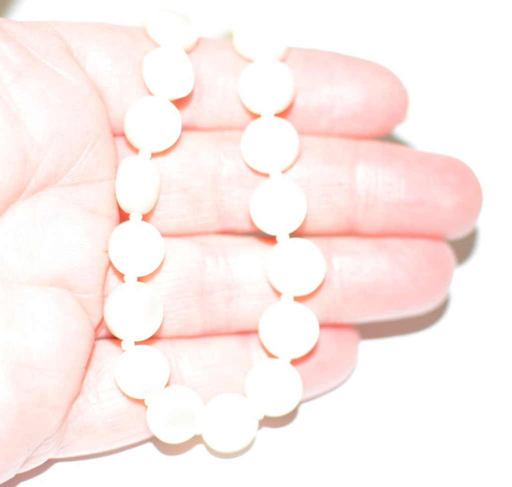 Vintage mother of pearl MOP round disk necklace with hook clasp 16 inches