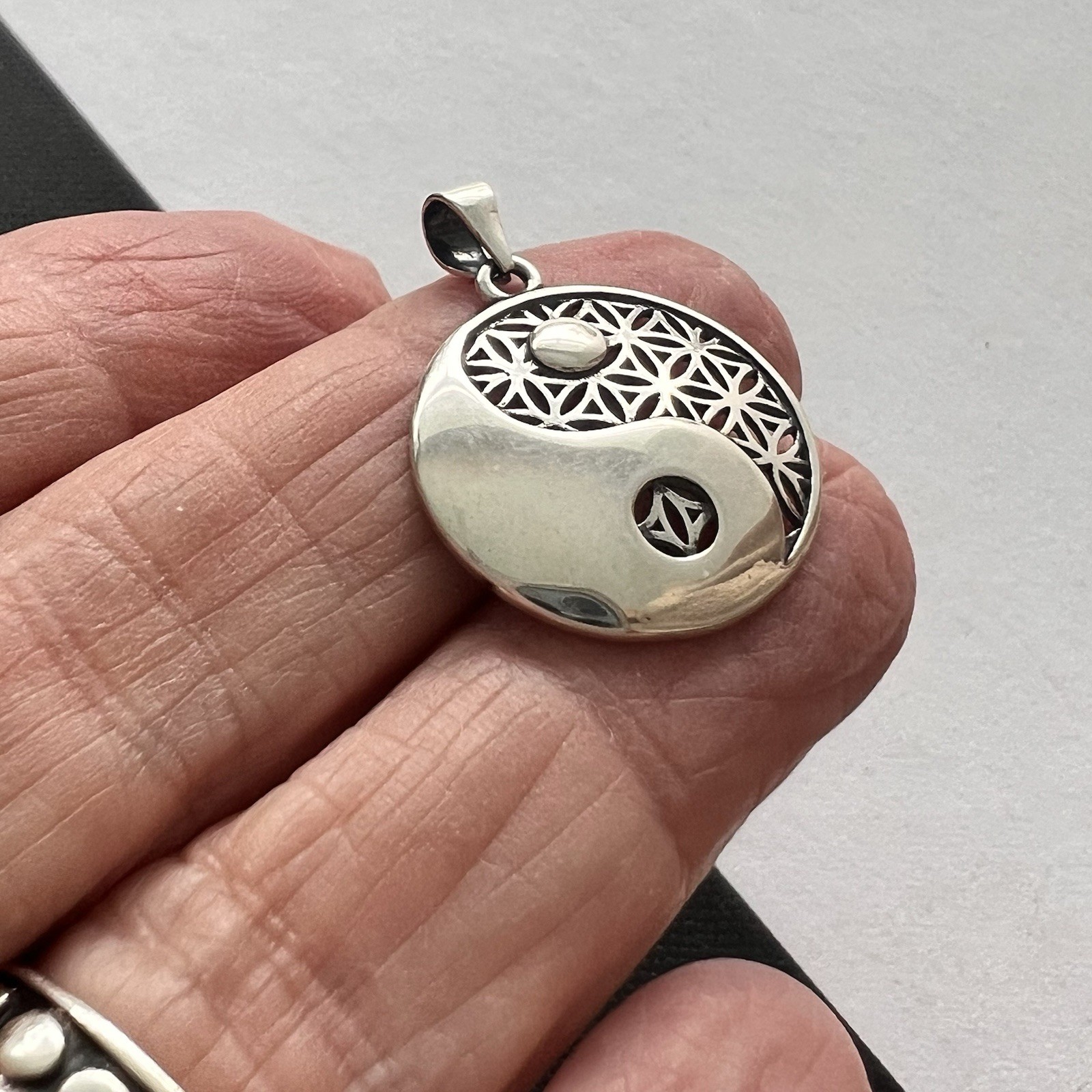 925 NEW Sterling Silver Yin Yang Pendant- Yin and Yang Balance Harmony Libra