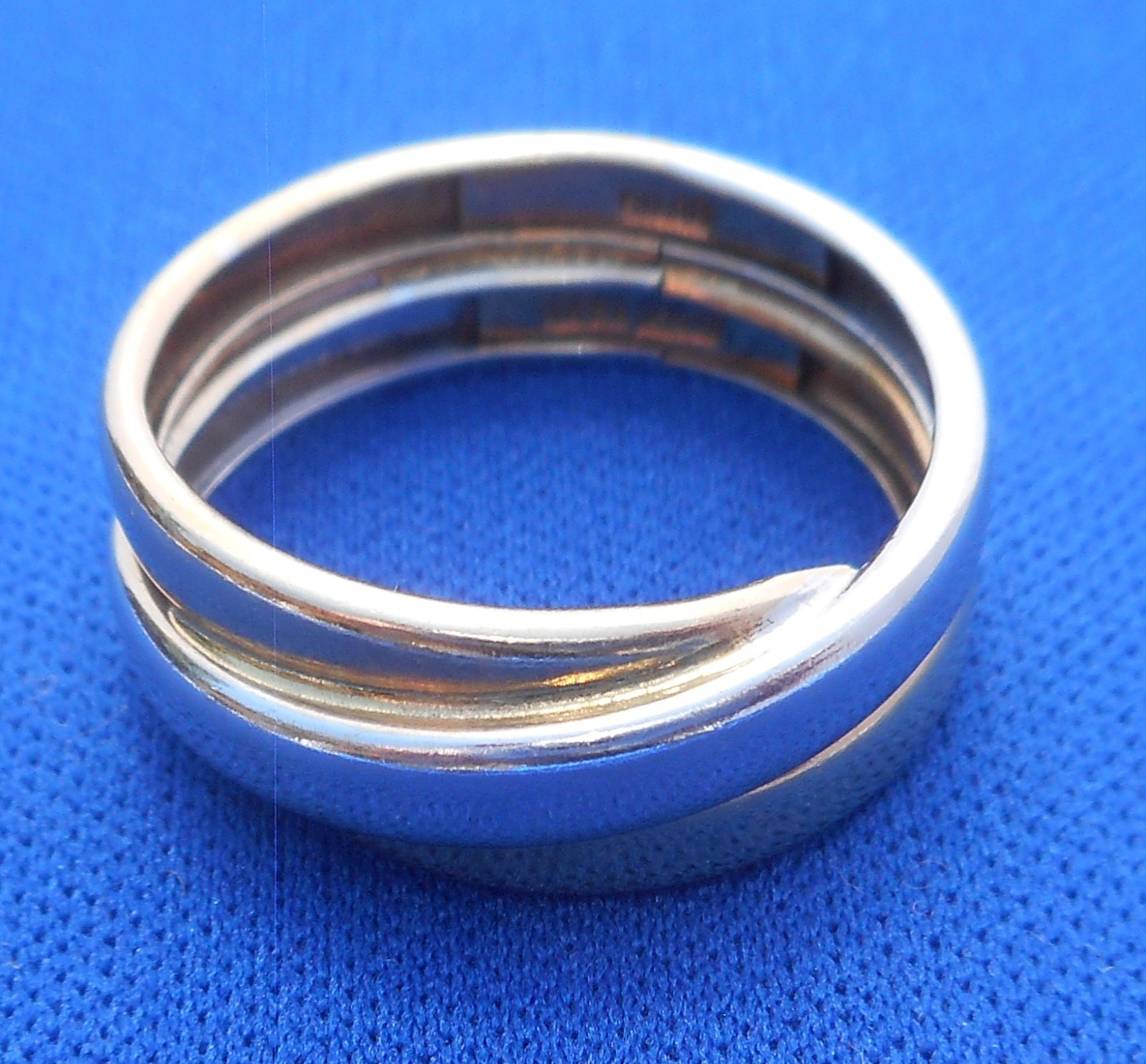 Vintage 14K Gold MILOR ITALY White & Yellow Ring 3 Grams approximately 7 1/2