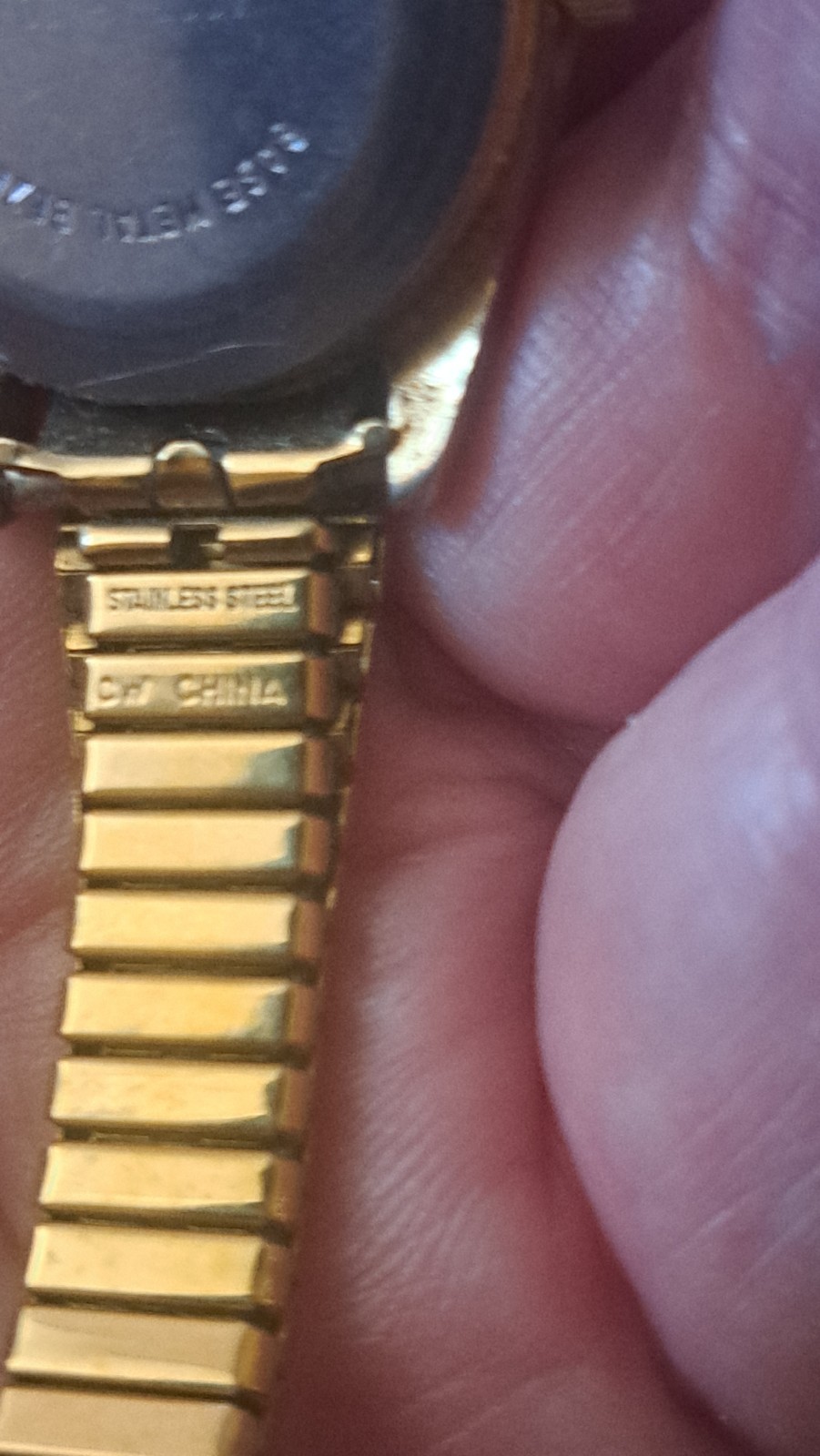 Vintage Timex Ladies Mechanical Watch Gold Tone Fluted Bezel Date Running 1970s