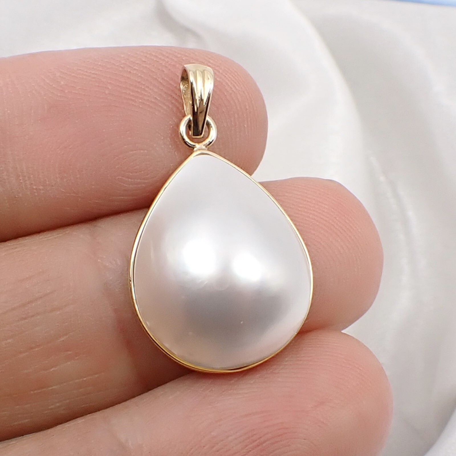 20x16mm Pear Pink Australian Mabe Pearl Bezel Pendant 375 9k Yellow Gold, MP57