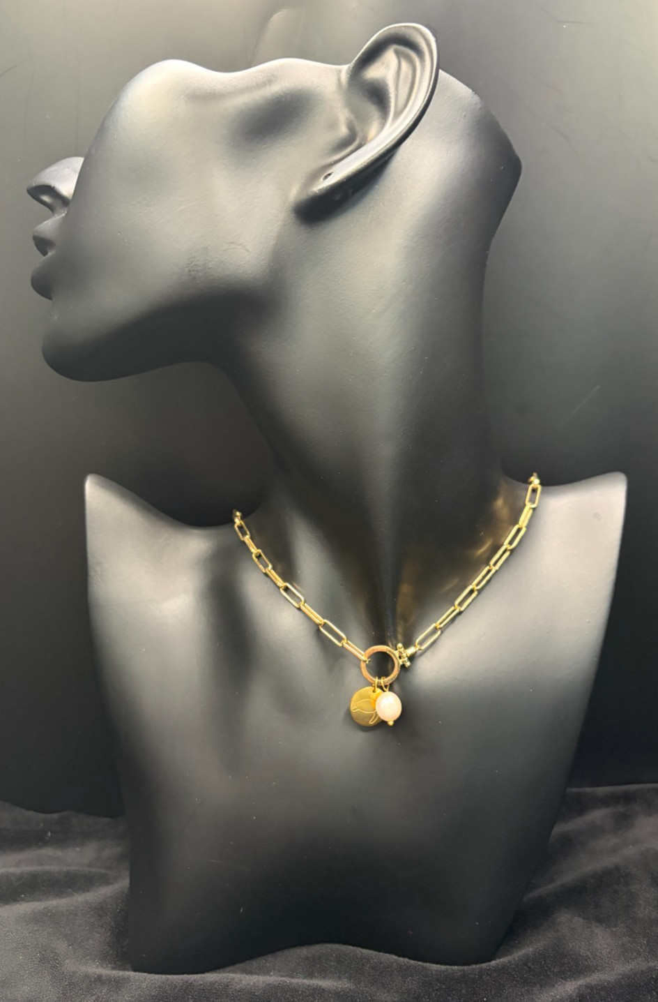 Gold Paperclip Chain Sea Turtle & Genuine 7.6mm Cultured Pearl Necklace 18.5″