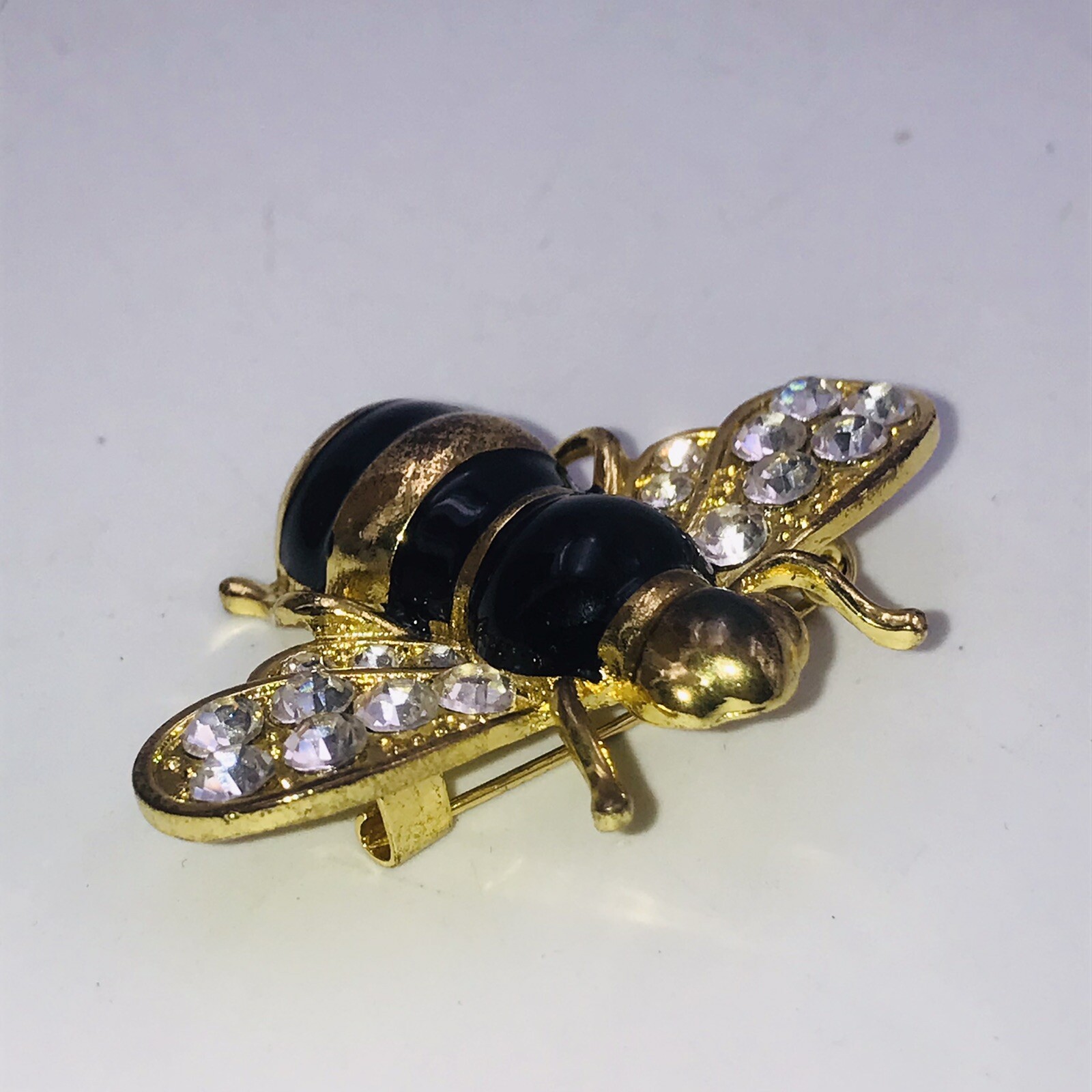New Izzy & Liv Bumble Bee Brooch Pin Rumble With The Bee w/ Pouch 1.5″ x 2″