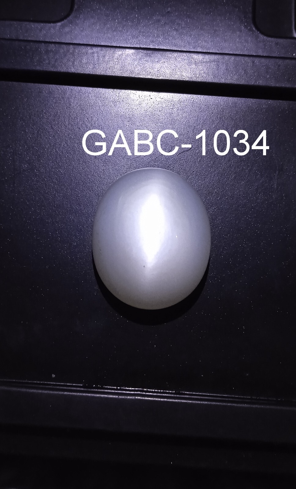 31 Carat 22.3×18.8×10.4 MM White Color Moonstone Oval Shape Cabochon Gemstone