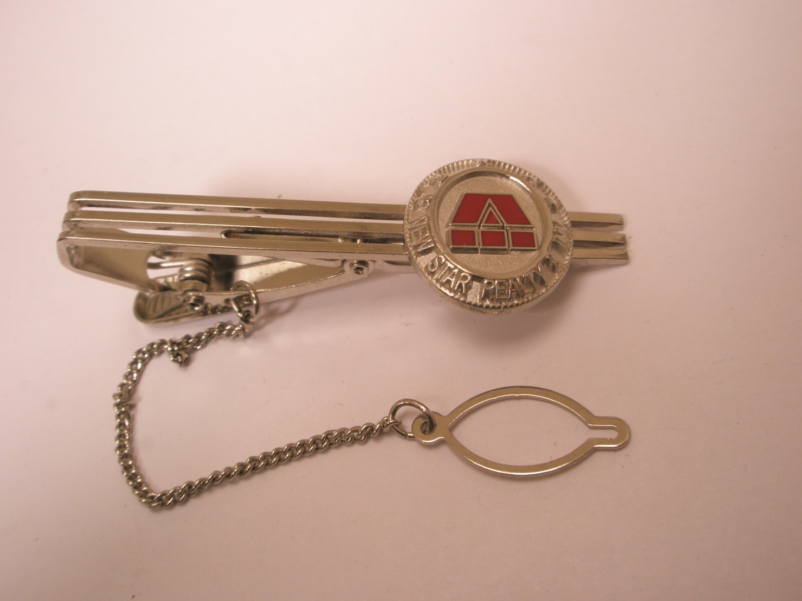 ERA New Star Realty & Investment Vintage Tie Bar Clip w/chain