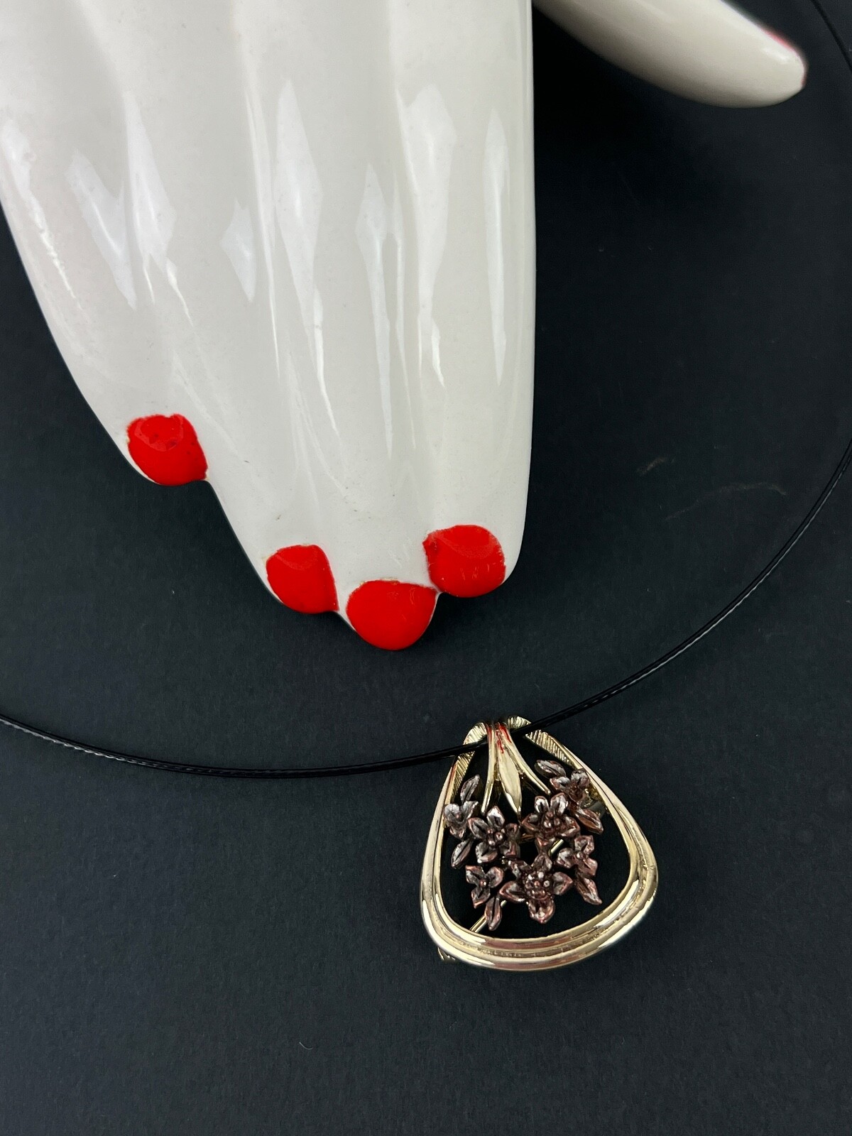 Black Coated Wire Magnetic Choker Necklace w/Open Work Floral Brooch & Pendant