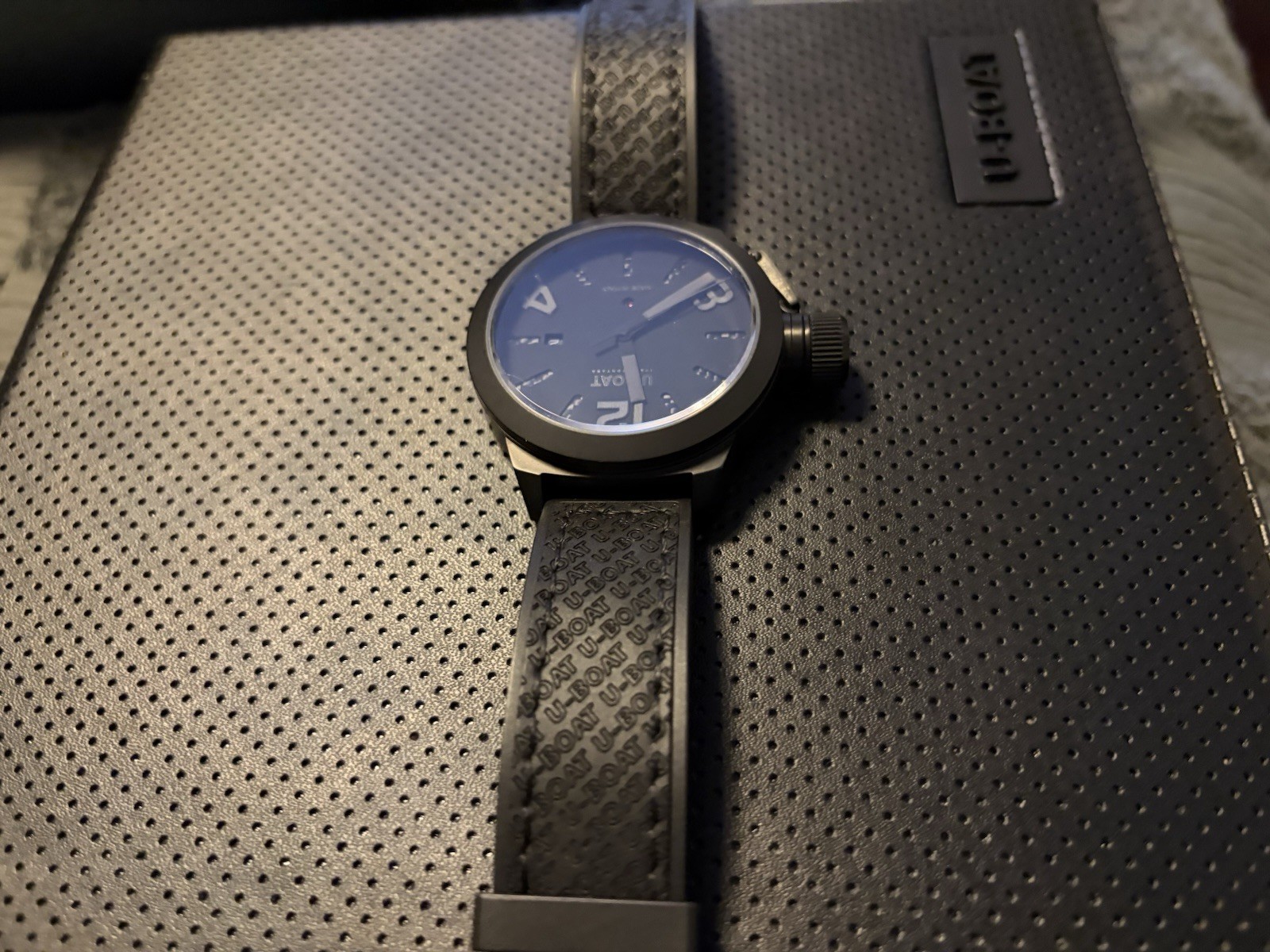 U-Boat Classico 5573 Left Hook 53mm Auto Carbon Fiber +Extra Strap / FULL SET