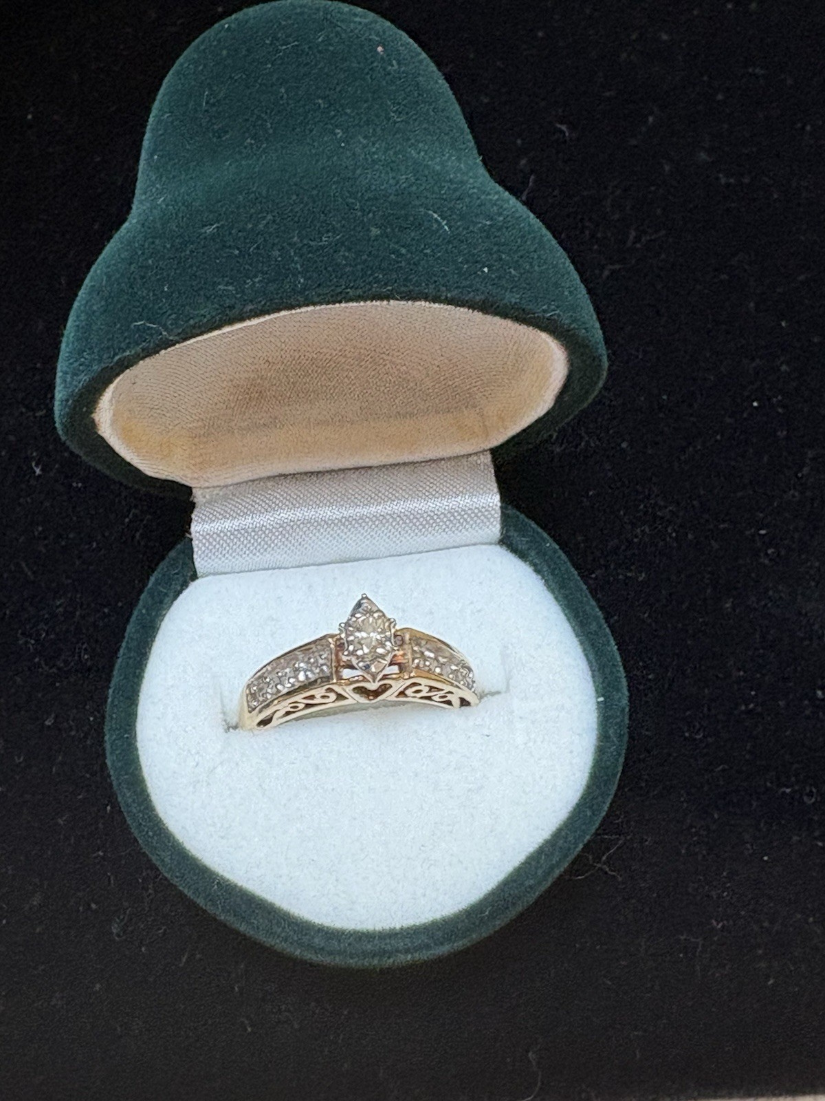 Diamond 10k Yellow Gold Ring 3.2 Grams , Size 7 women’s