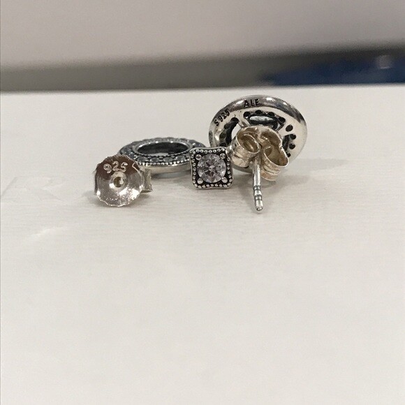 Brand New Genuine Pandora Silver Vintage Allure Stud CZ Earrings 290721CZ