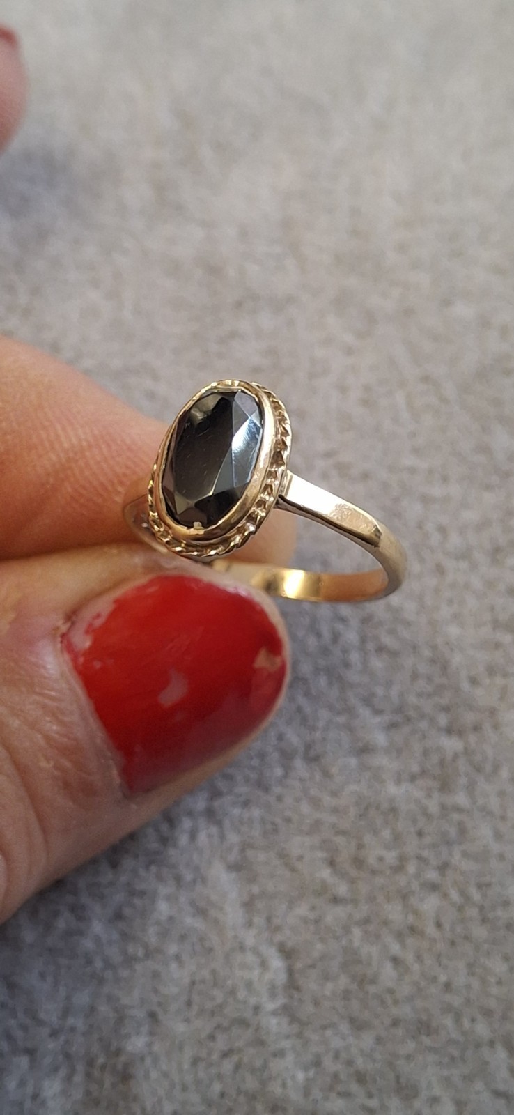 9ct Yellow Gold Hematite Ring Size L