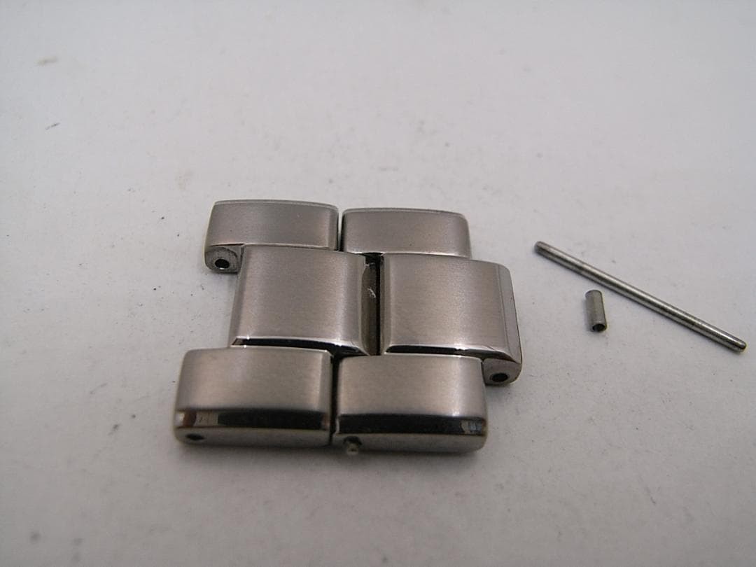 Citizen Attesa H110-T011331 Titanium, with 2 original links, excellent condition