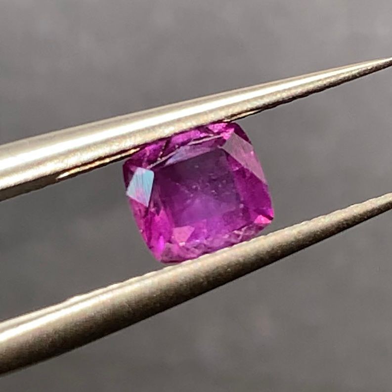 0.85Ct Natural Rare Purplish Pink Kashmir Sapphire