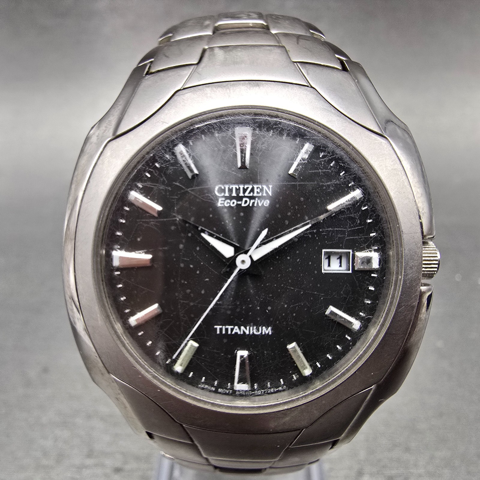 Citizen Eco-Drive Watch Men 38mm Black Dial Titanium Date E111-S049610 Runs EWR
