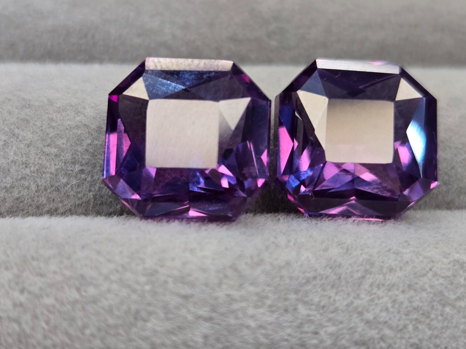Radiant Cut Alexandrite Gemstone Pair 20-22 Ct Color Changing Loose Gemstone VVS