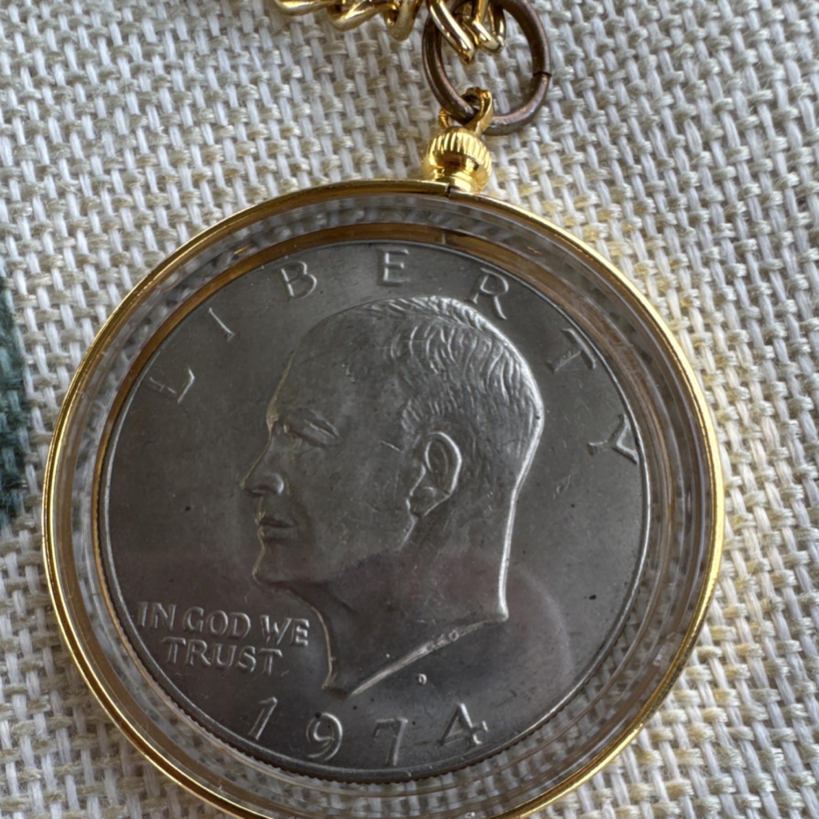 1974 Eisenhower $1 Coin Pendant Necklace Gold Tone Cable Chain Round
