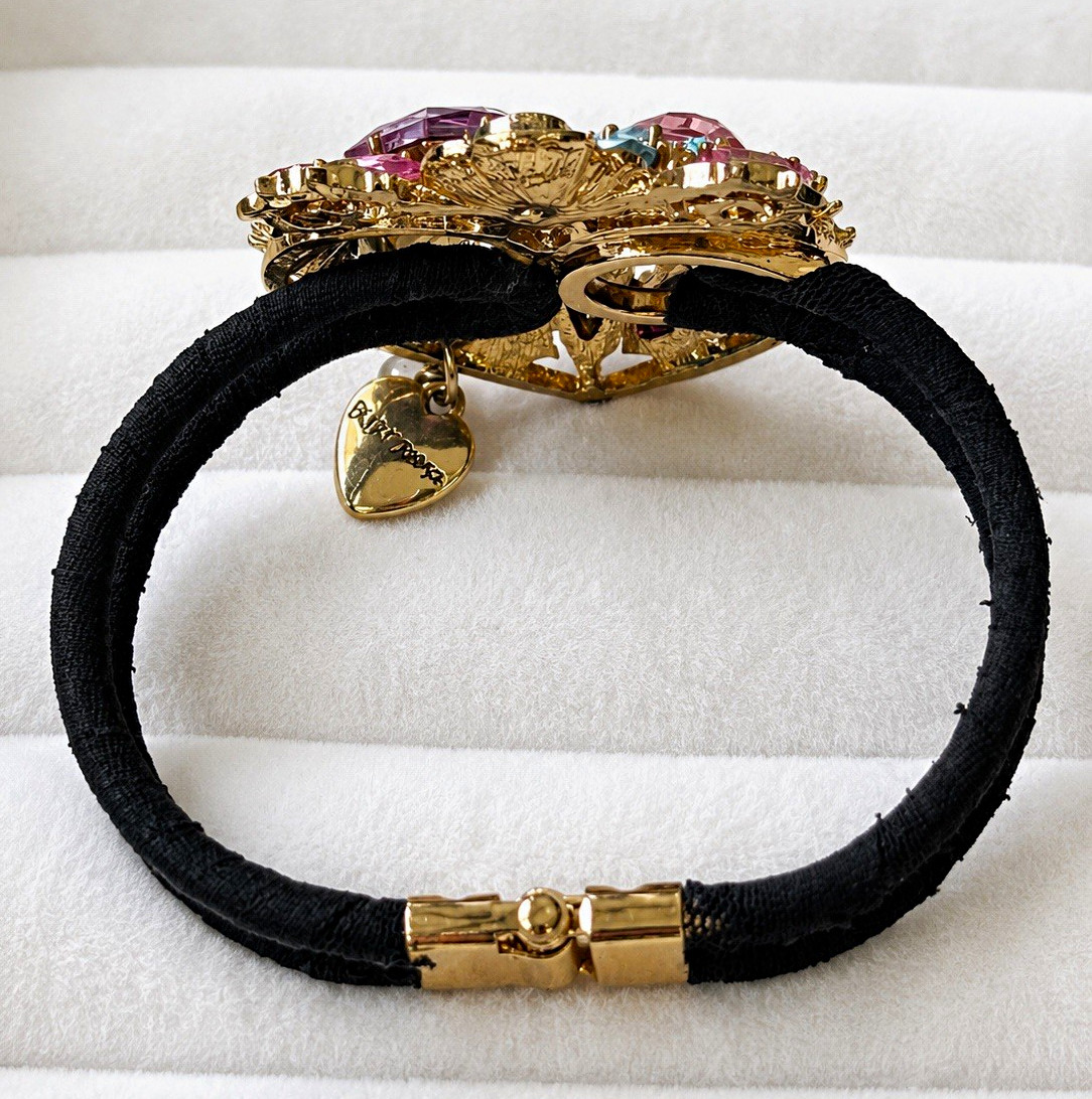 Betsey Johnson Heart Stretch Bracelet Pastel Rhinestone Gold Tone Romantic