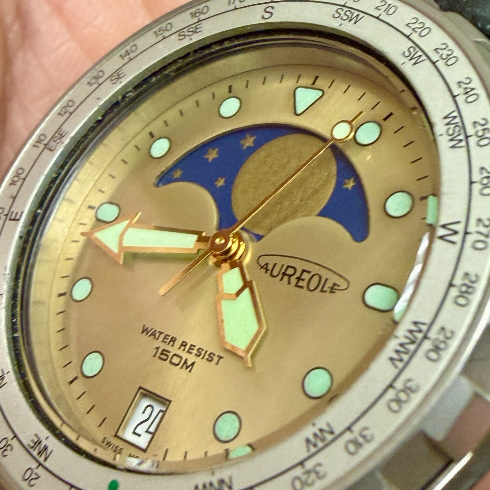 Vintage AUREOLE Moon Phase Quartz SW-224 Men’s 39mm Diver Watch Compass Bezel