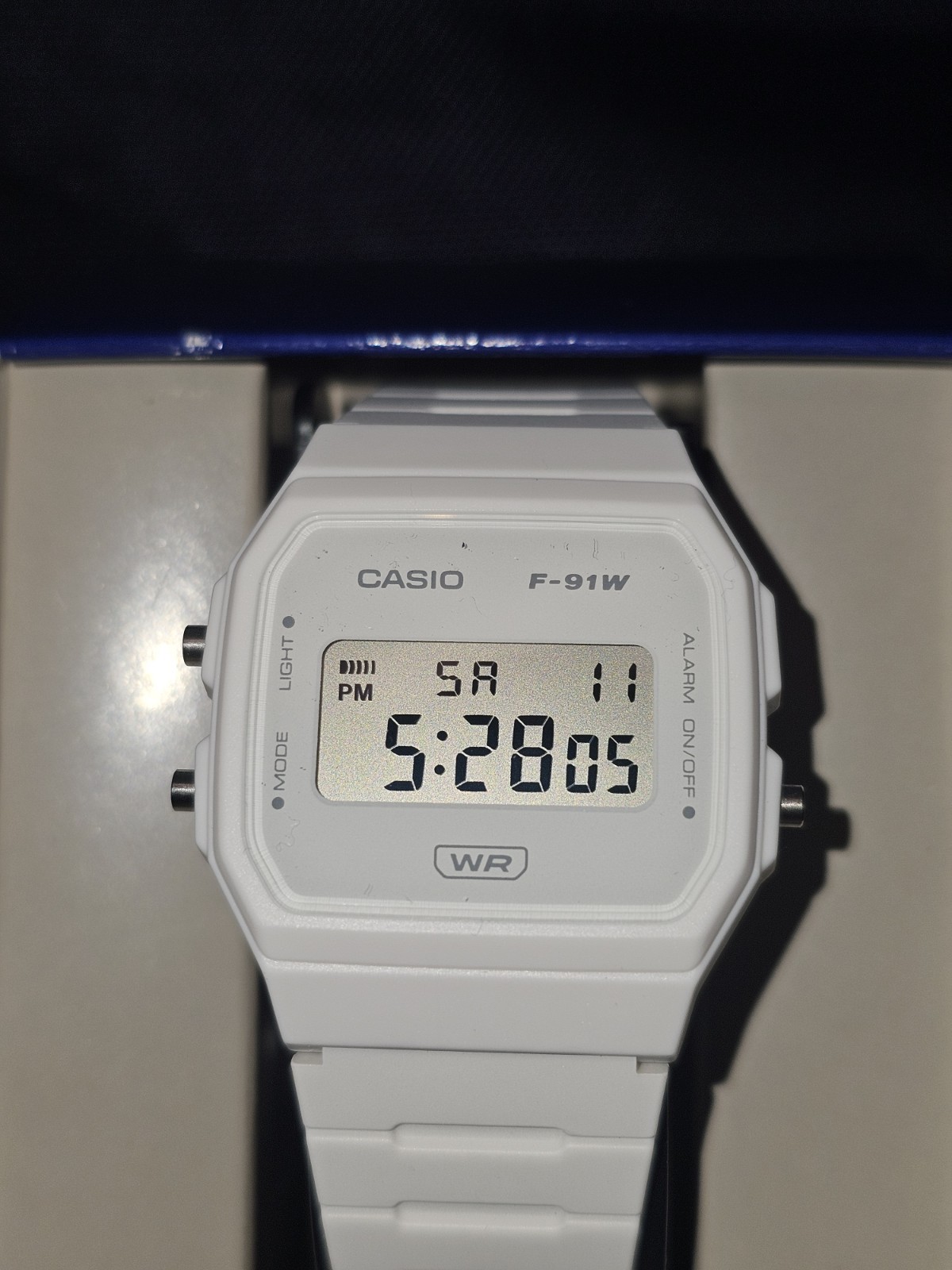 Casio F-91W Digital Quartz Alarm Backlight Day/Date WR White Resin Band