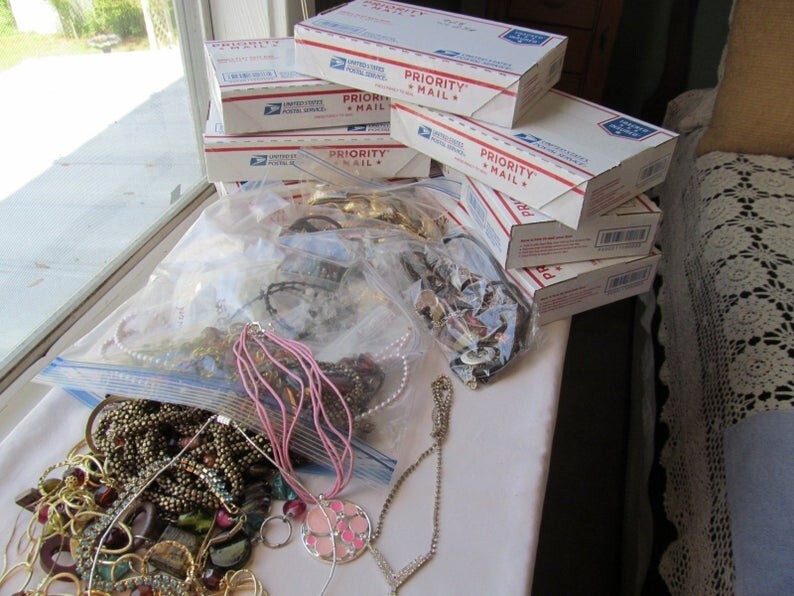 1 LB JEWELRY lot- Estate lot-WEARABLE- Old & New mixed – Fashion- LOOK Bulk#3