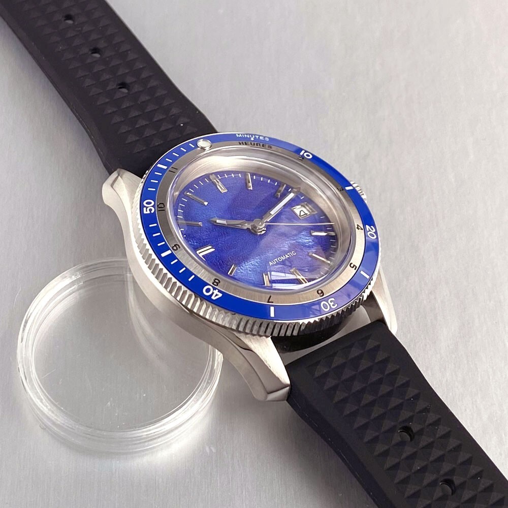 NH35 Diving Men’s Watch 40mm 20ATM Diving 200m Waterproof Bubble Sapphire Crysta