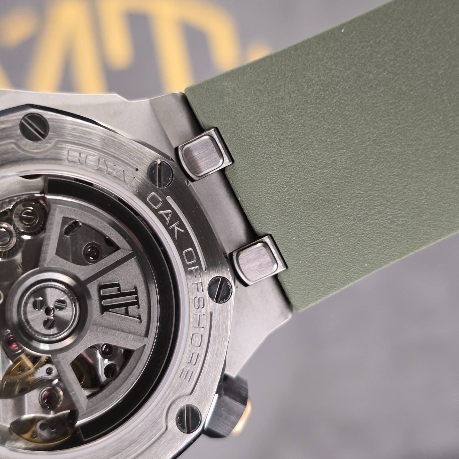AUDEMARS PIGUET ROYAL OAK OFFSHORE DIVER KHAKI DIVER 15720ST 42MM WARRANTY B&P