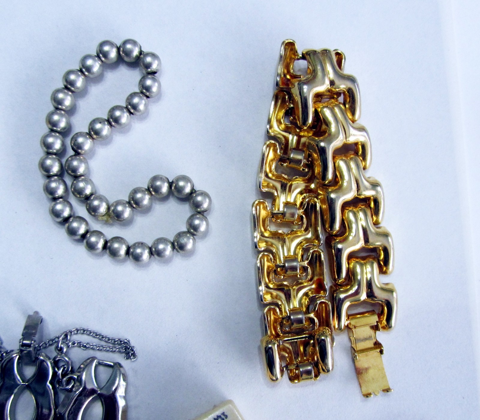 Lot C13 Fashion Jewelry 8 Bracelets every occasion