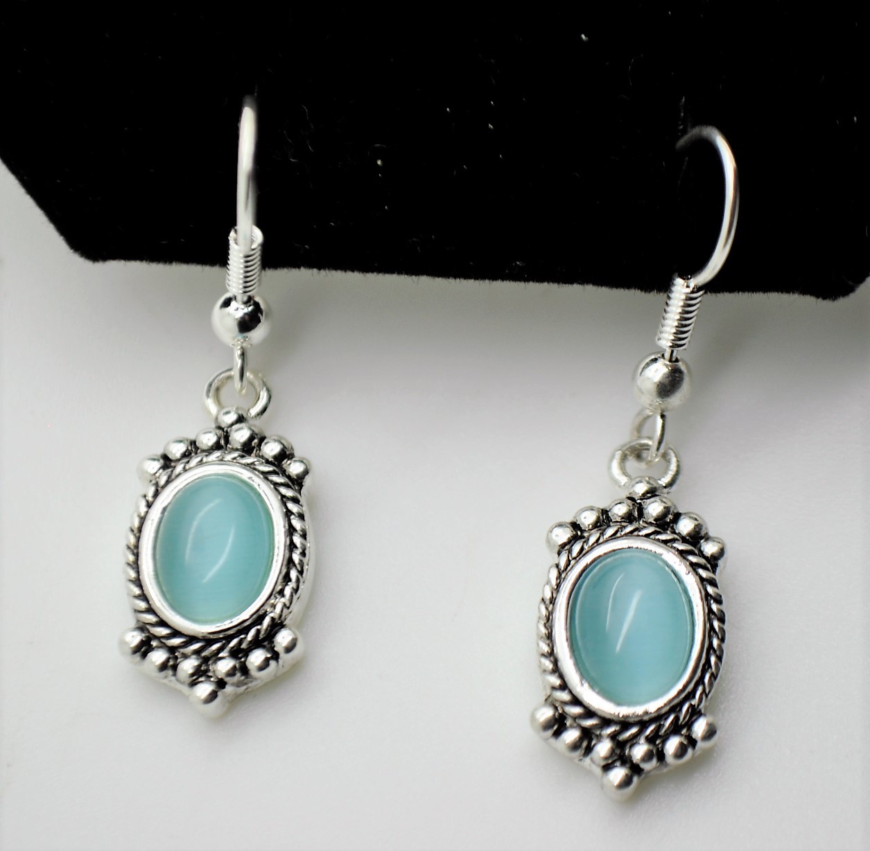A104 Simply Fish Hook silver Plated Aqua cat eye color Dangle Fashion Earring