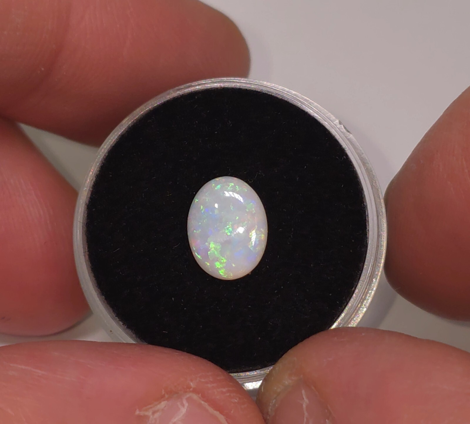 Australian Coober Pedy opal. 10 x 7.5mm. 1ct. Oval. Natural solid Bright Opal